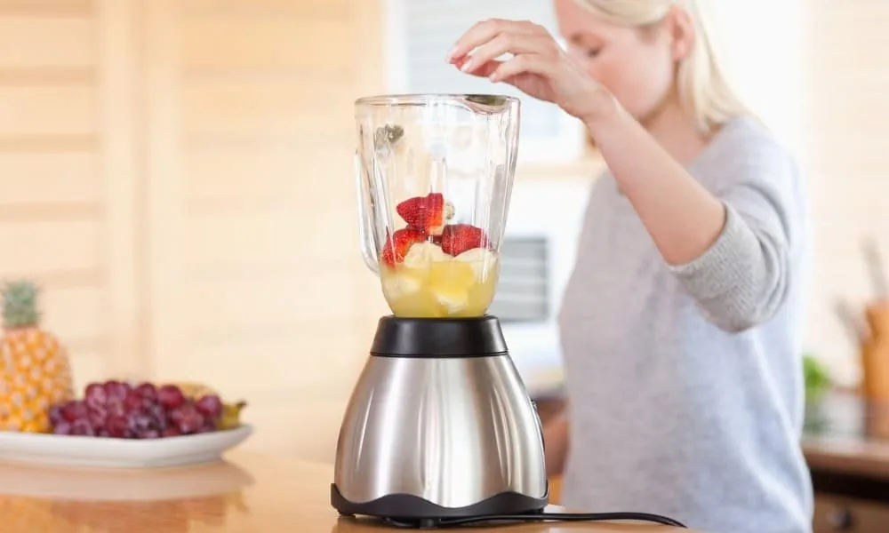 Milkshake à la glace pilée préparé au blender